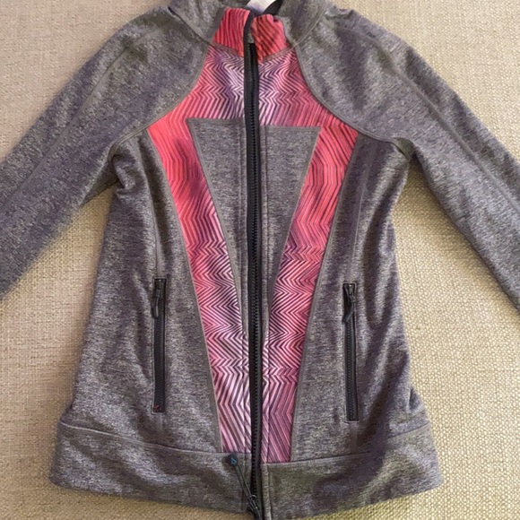 Ivivva sweater size 12 girls gray and pink perfect condition - Picture 2 of 4